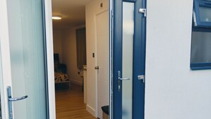 Unclassified image, 5 of 15, button - Cozy Studio in Hornchurch With Extra Bed (Hornchurch)