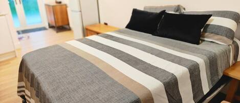 1 soverom, wi-fi (inkludert) og sengetøy