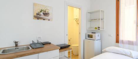 1 bedroom, iron/ironing board