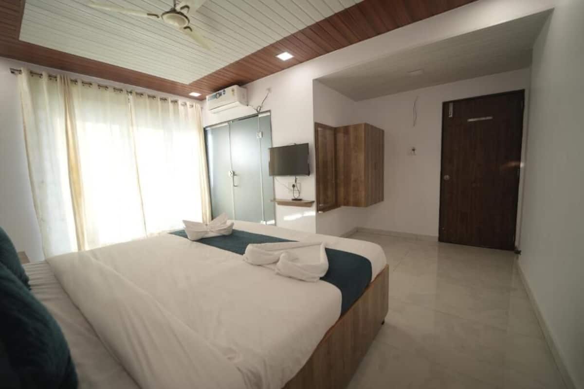 Deluxe Room, Mountain View | Meja, Wi-fi percuma