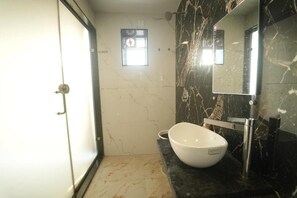 Bathroom - Hotel Winter Cloud (Mahabaleshwar)