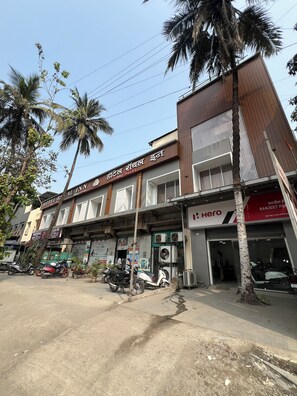 Exterior - Hotel Royal Inn (Thane West)