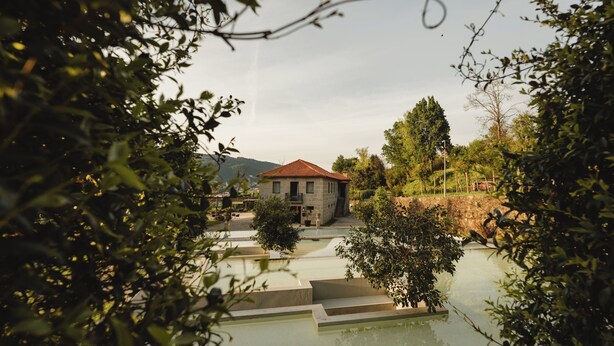 Seasonal outdoor pool - Quinta das Pirâmides (Vila Nova de Famalicao)