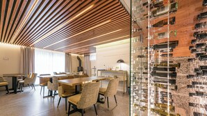 Bar (on property) - Quinta das Pirâmides (Vila Nova de Famalicao)