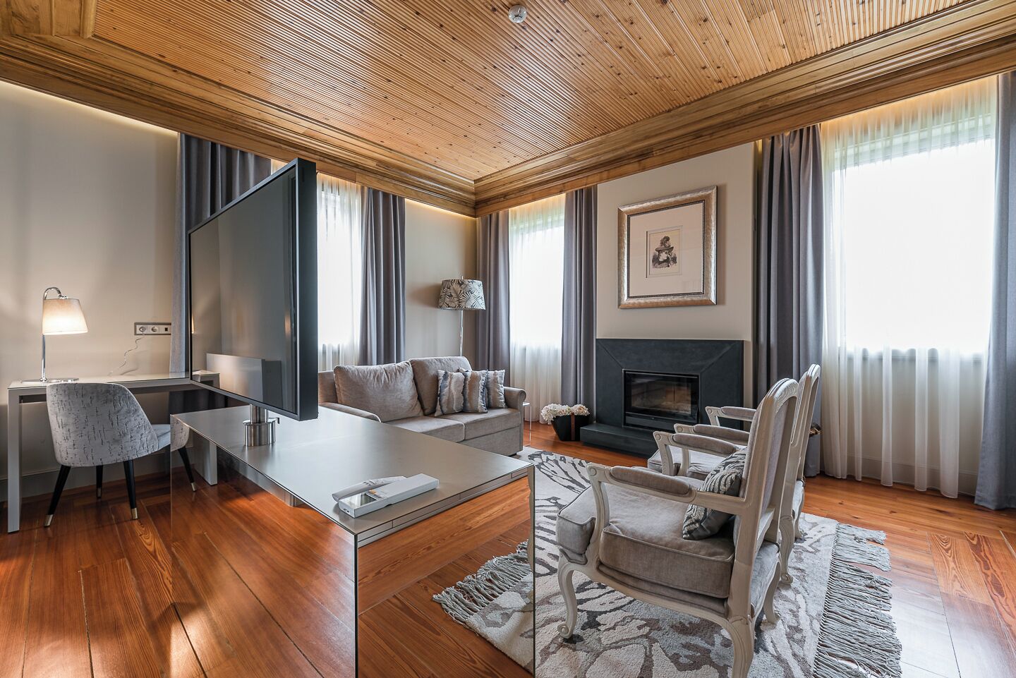 Luxury Suite, Valley View | Living area