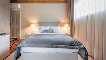 Suite Confort, vistas al jardín | Caja fuerte, sistema de insonorización, tabla de planchar con plancha