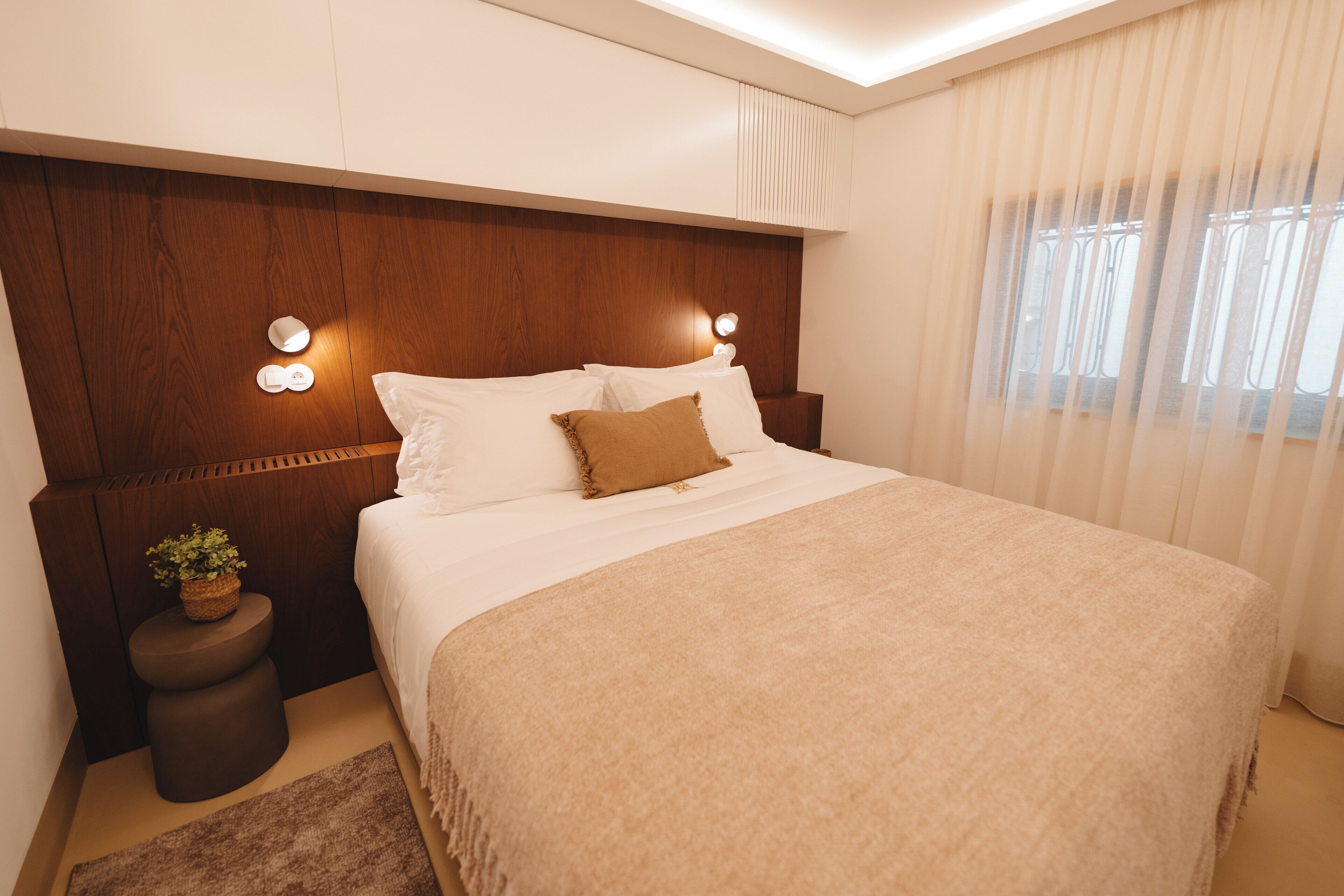 Comfort House, Valley View | In-room safe, soundproofing, iron/ironing board, free WiFi