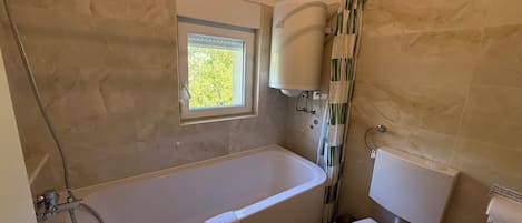 Family Apartment, Balcony, Sea View | Bathroom