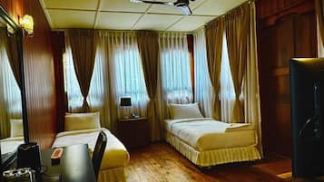 Luxury Apartment, Balcony | Free WiFi