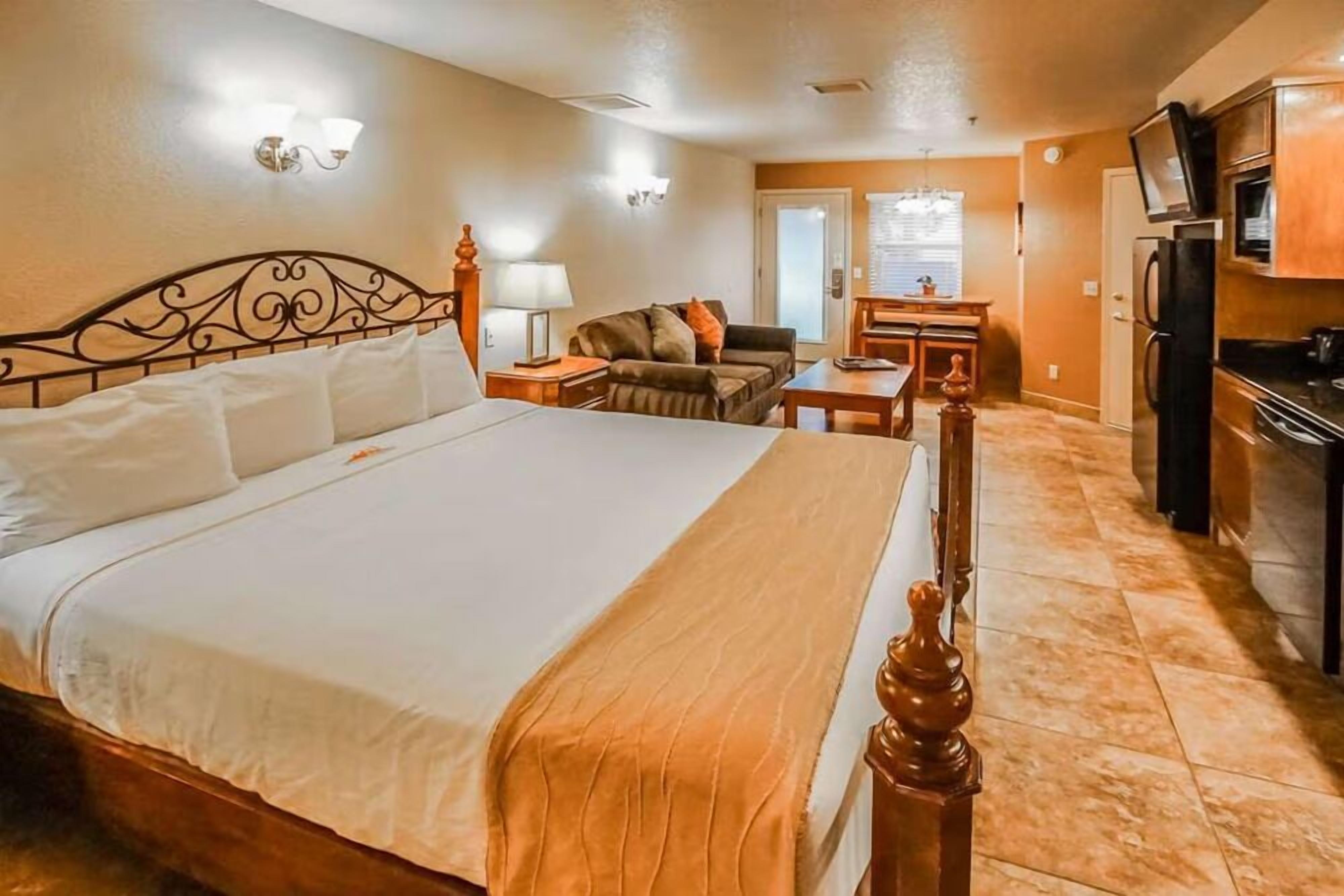 Studio Suite, Patio | In-room safe, iron/ironing board, free WiFi