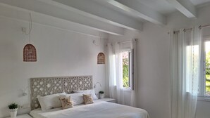 2 chambres, bureau, fer et planche à repasser, Wi-Fi gratuit