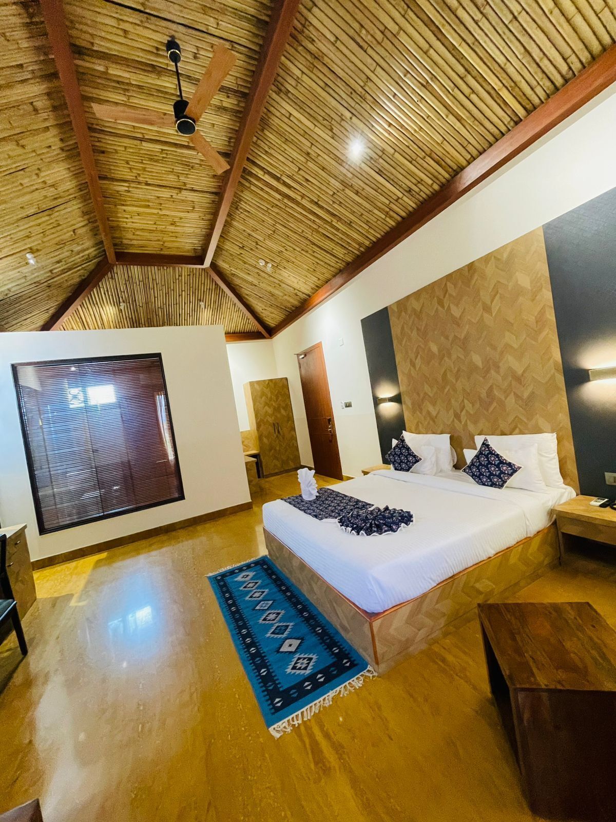 Superior Room, Pool View