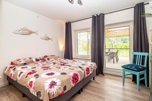 WiFi, bed sheets - Hofvilla Winterswijk for 6 guests with 3 bedrooms and 2 bathrooms. Large garden, high comfort and pets welcome. (Kotten)