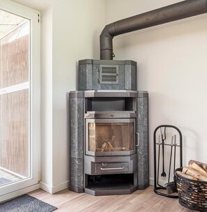 Interior - Hofvilla Winterswijk for 6 guests with 3 bedrooms and 2 bathrooms. Large garden, high comfort and pets welcome. (Kotten)