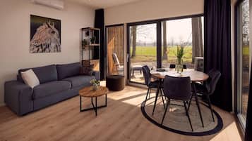 Een televisie en een stereo