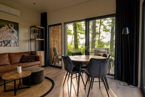 Interior - The Forest Lodge Royal for 2 guests with private sauna and fenced dog area. Quietly located in the forest, ideal for a holiday with your dog. (Kotten)