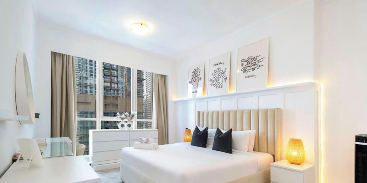 Desk, iron/ironing board, WiFi, bed sheets