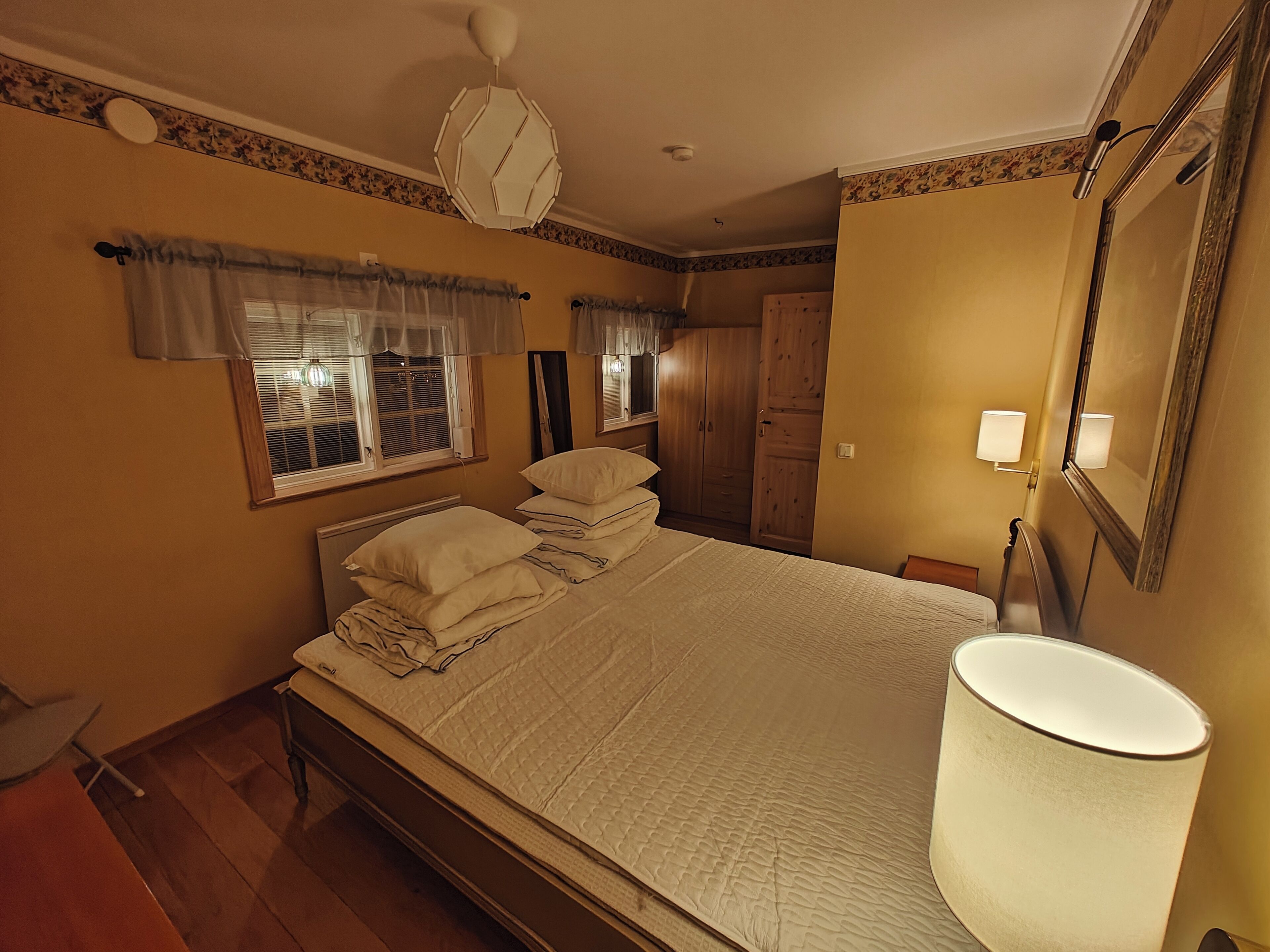 3 slaapkamers, een bureau, een strijkplank/strijkijzer, gratis wifi