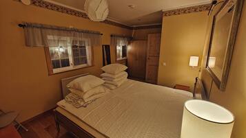 3 slaapkamers, een bureau, een strijkplank/strijkijzer, gratis wifi