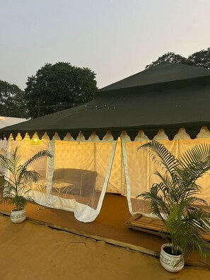 Luxury Cottage, River View - Kalp Vriksh Tent City (Karchana)