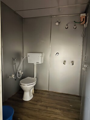 Dusche, Handtücher, Seife, Shampoo