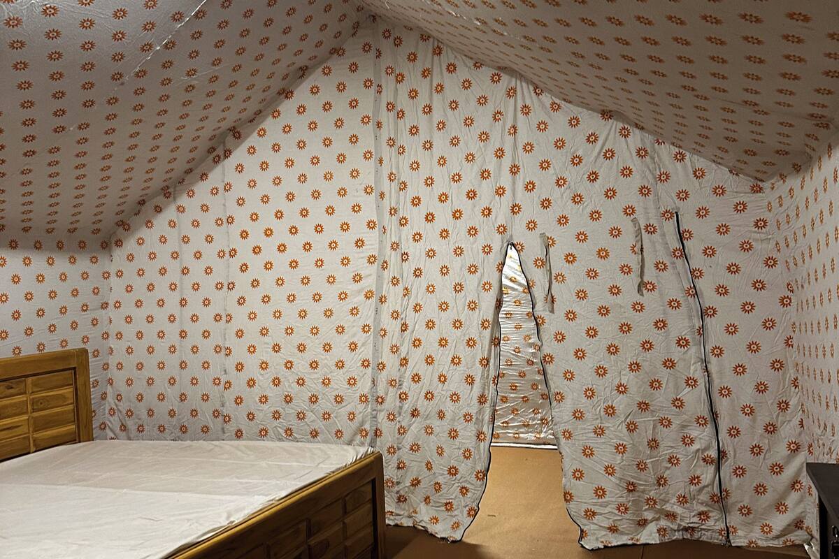 Deluxe Cottage, River View | Laptop workspace, blackout curtains