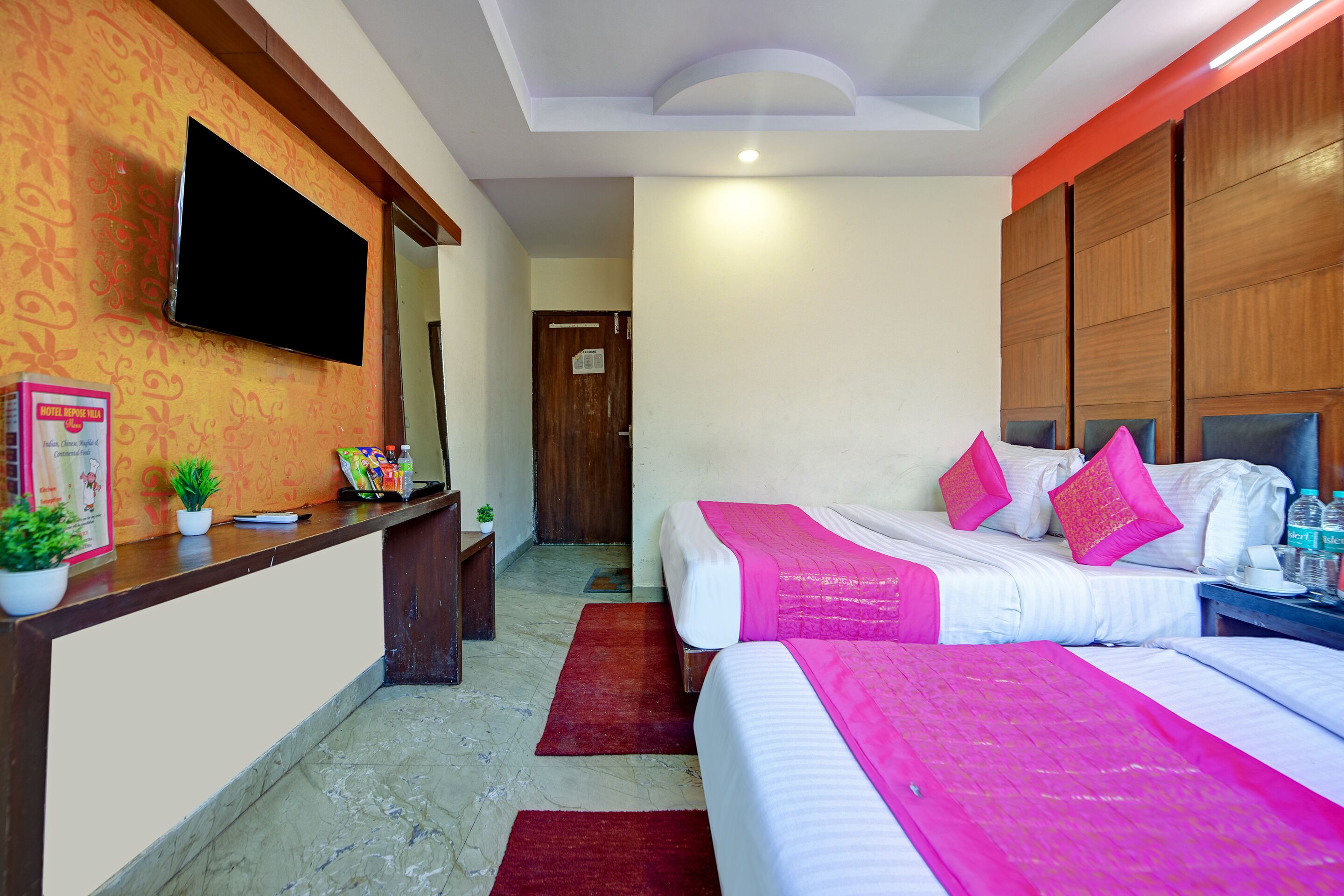 Laptop workspace, free WiFi