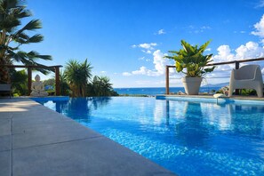 Outdoor pool, a heated pool - Villa Perlane Bay - Luxury villa, 5 bedrooms, heated pool, Caribbean sea view (Les Trois-Îlets)