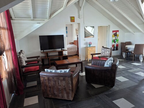 Tranquil 2-bedroom apartment with AC in Morne-à-l'Eau