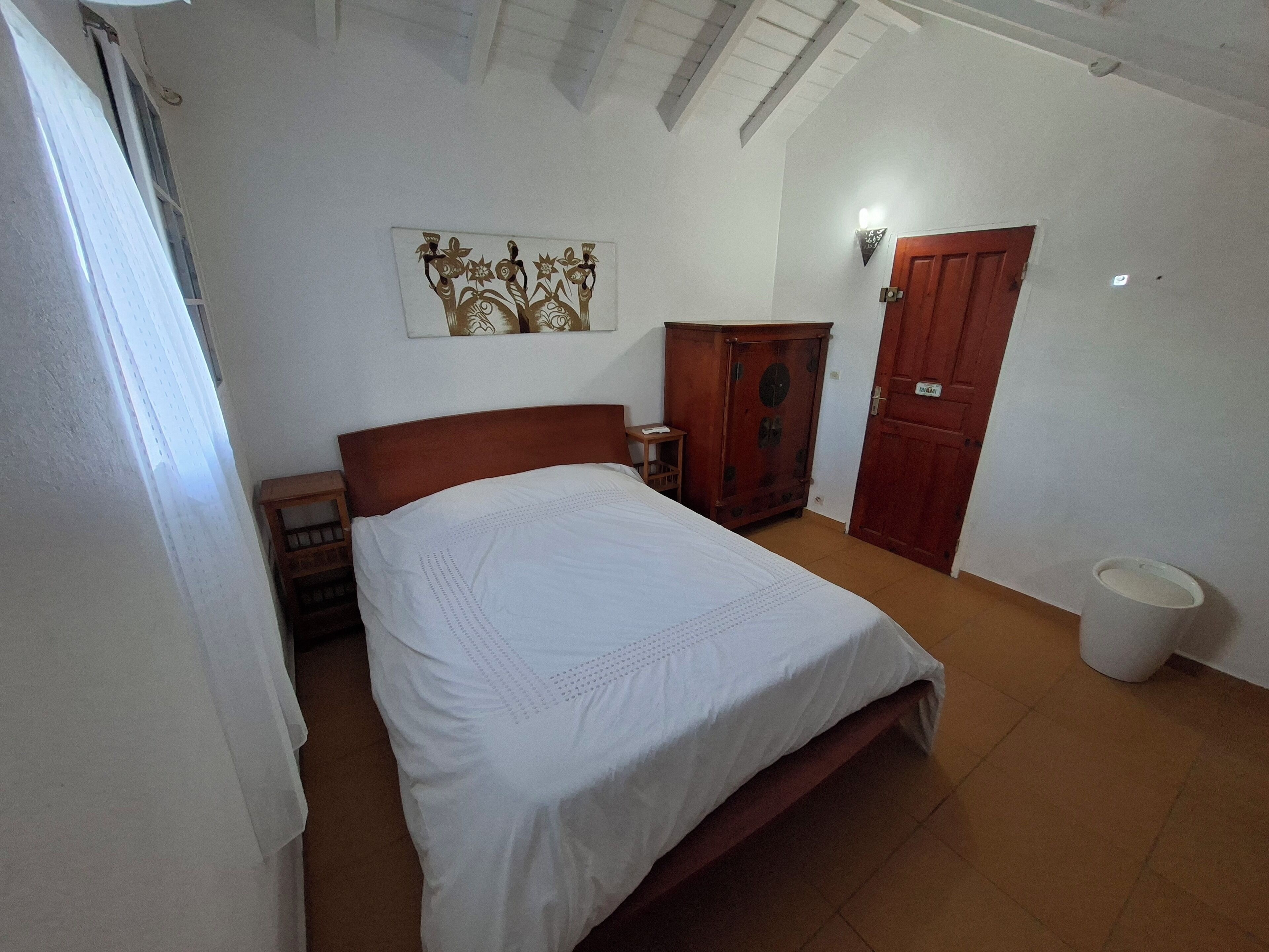 2 bedrooms, iron/ironing board, WiFi
