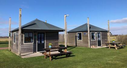 Boerencamping Duinzoomhoeve – Hooiberghut Altena