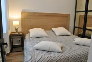 Bügeleisen/Bügelbrett, WLAN, Bettwäsche