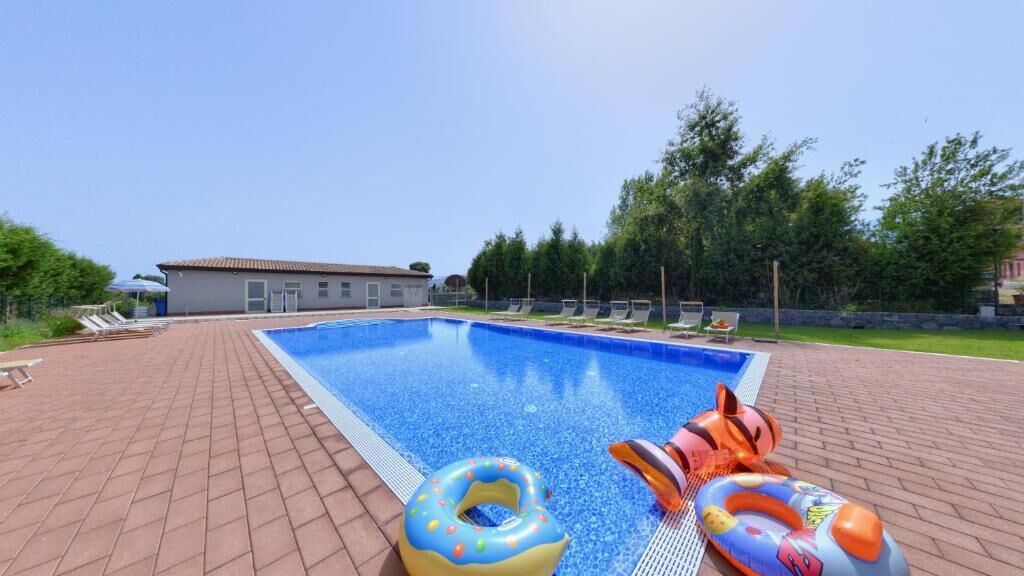 Seasonal outdoor pool, pool umbrellas, sun loungers