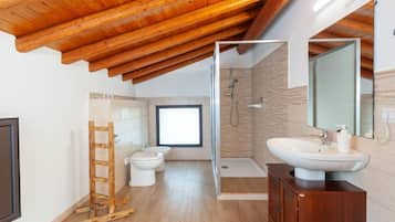 Suite, vue jardin | Salle de bain