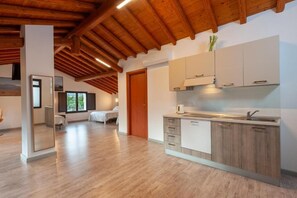 Tabla de planchar con plancha, wifi gratis, accesible en silla de ruedas