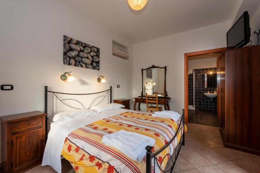 Doppelzimmer, Balkon, Bergblick | Bügeleisen/Bügelbrett, kostenloses WLAN, Rollstuhlgeeignet