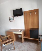 Camera doppia, balcone, vista montagna | Interni