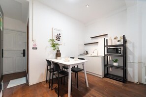 Monolocale Deluxe, vista lago | Ristoranti