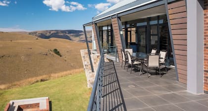 Peaceful 4-bedroom house On Highland Gate Golf & Trout Estate in Dullstroom