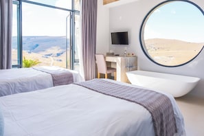 4 quartos, acesso à internet, roupa de cama