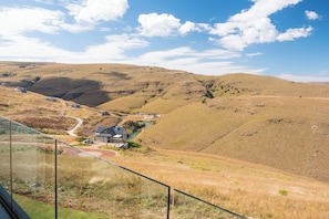 Property grounds - Peaceful 4-bedroom house On Highland Gate Golf & Trout Estate in Dullstroom (Dullstroom)