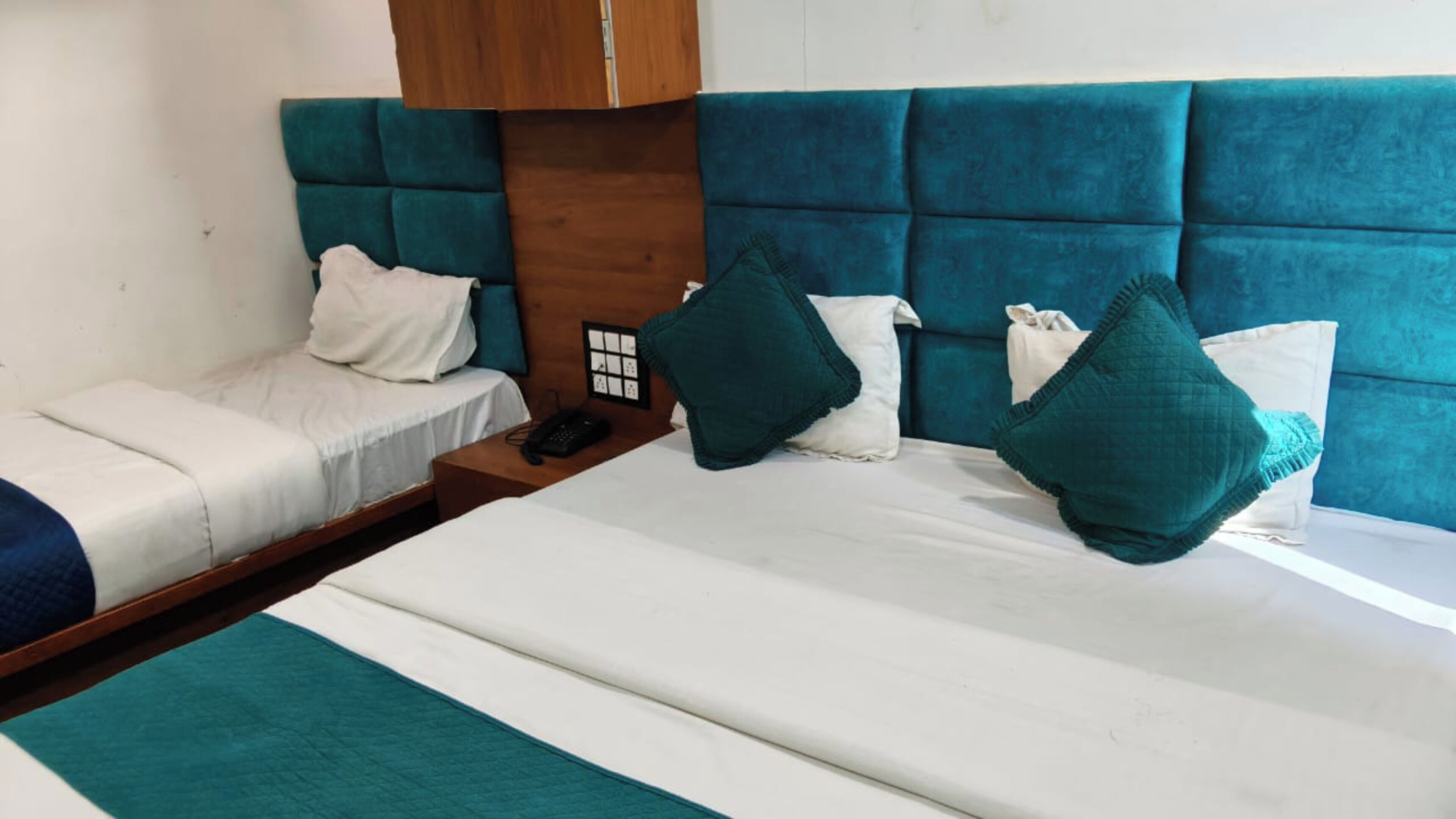 Habitación familiar | Sábanas de algodón egipcio, ropa de cama de alta calidad y edredón 