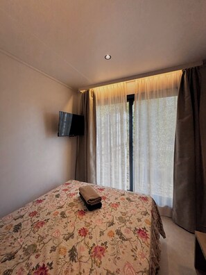 Acceso a internet y ropa de cama