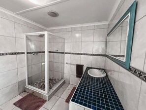 Double Room | Bilik Mandi