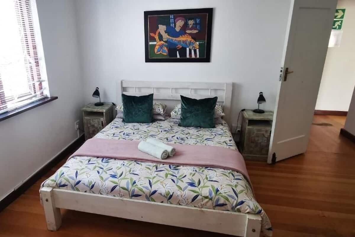 Iron/ironing board, free WiFi