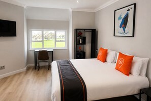 Iron/ironing board (on request), free WiFi, bed sheets - never@home Hermanus (Hermanus)