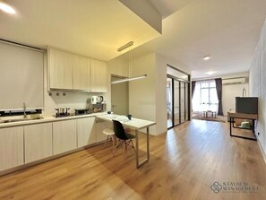 Comfort-Studio, 2 Einzelbetten, Stadtblick | Eigene Küche