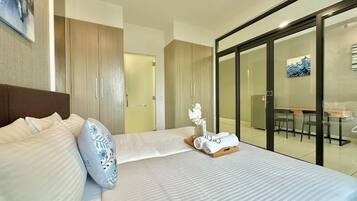 Superior Studio, 2 Single Beds, City View