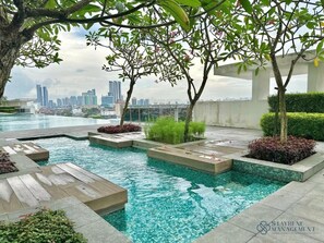 Outdoor pool - 1 Tebrau Residences by Stayrene (Johor Bahru)