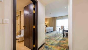 Soundproofing, free WiFi, bed sheets